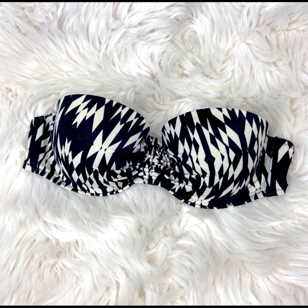 Victoria Secret Geometric Strapless Swim Top 36C